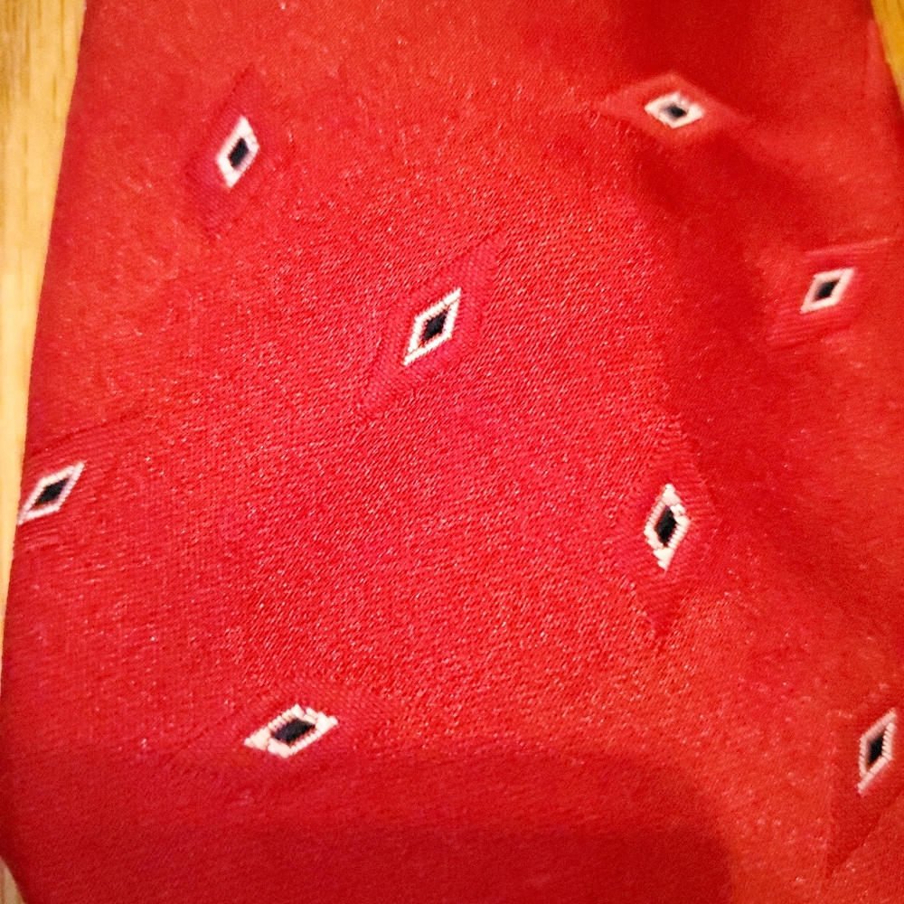 The Original Leatherback Satins Wembley Necktie Red With Diamonds